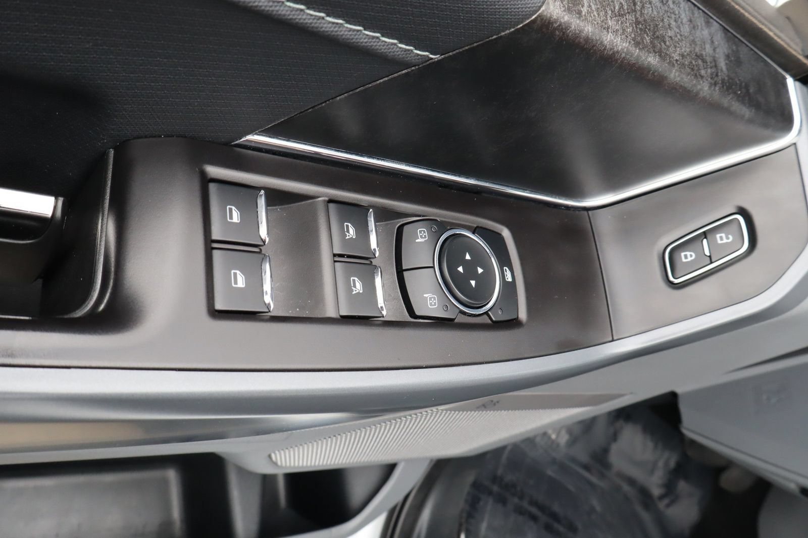 Used 2024 Ford F150 Lightning Flash AWD/4WD image 20