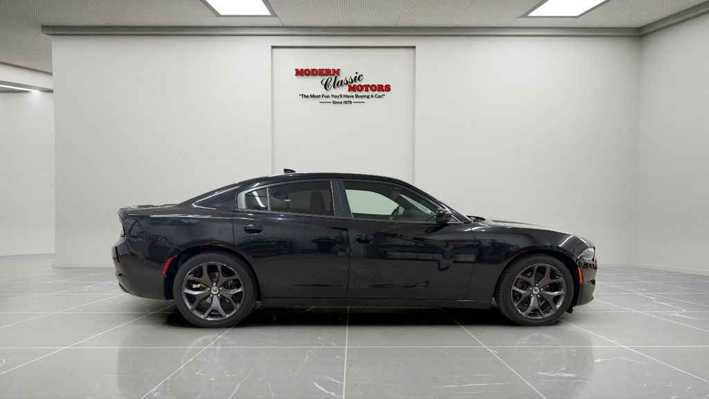 Used 2017 Dodge Charger SXT w/ Rallye Group RWD image 8