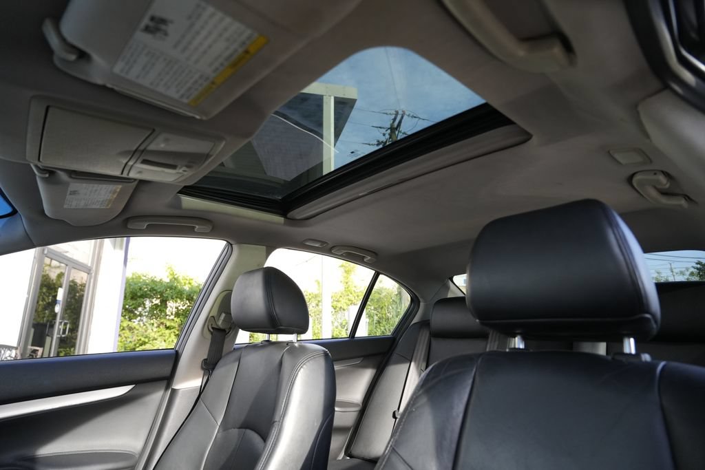 Used 2015 INFINITI Q40 AWD w/ Navigation Package image 21