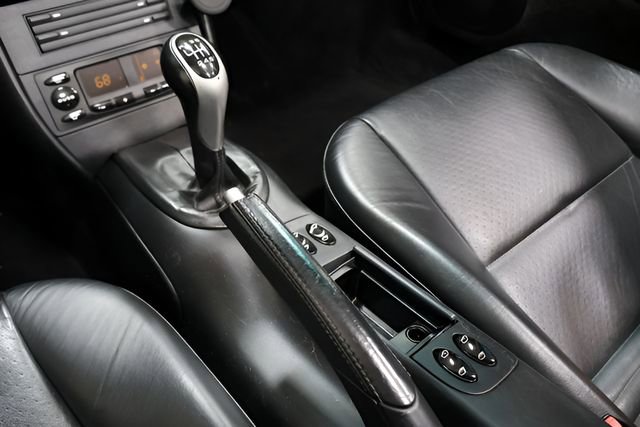 Used 2001 Porsche 911 Carrera 4 image 27
