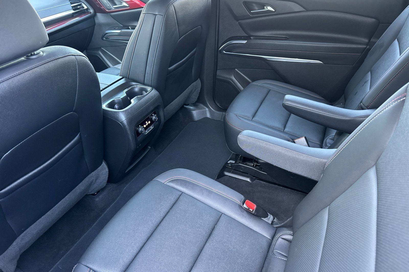 Used 2025 Chevrolet Traverse Z71 AWD/4WD image 15