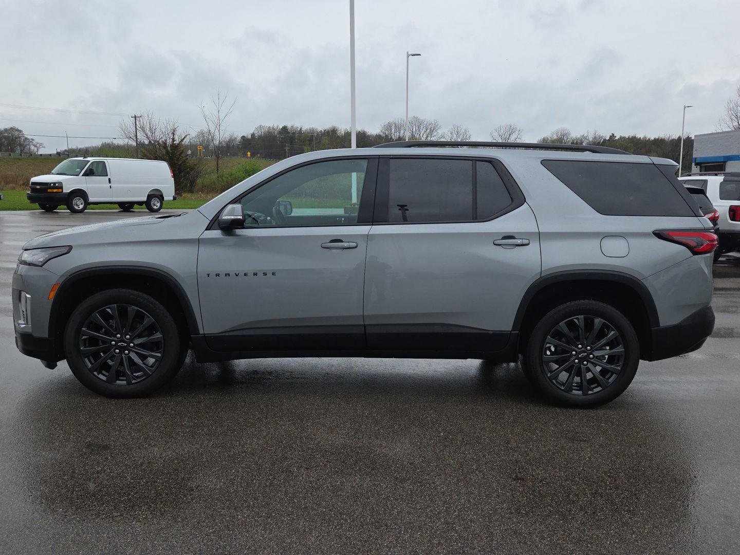 Used 2023 Chevrolet Traverse RS AWD/4WD image 2