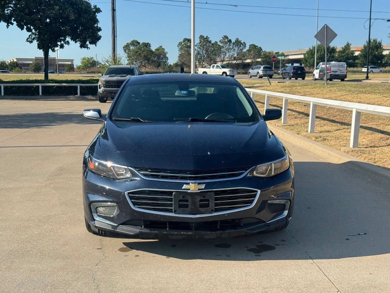 Used 2016 Chevrolet Malibu LT FWD image 2