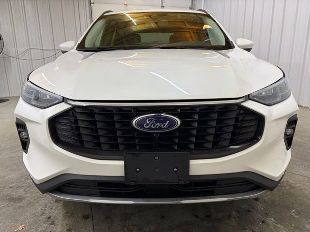 Used 2024 Ford Escape Platinum image 3
