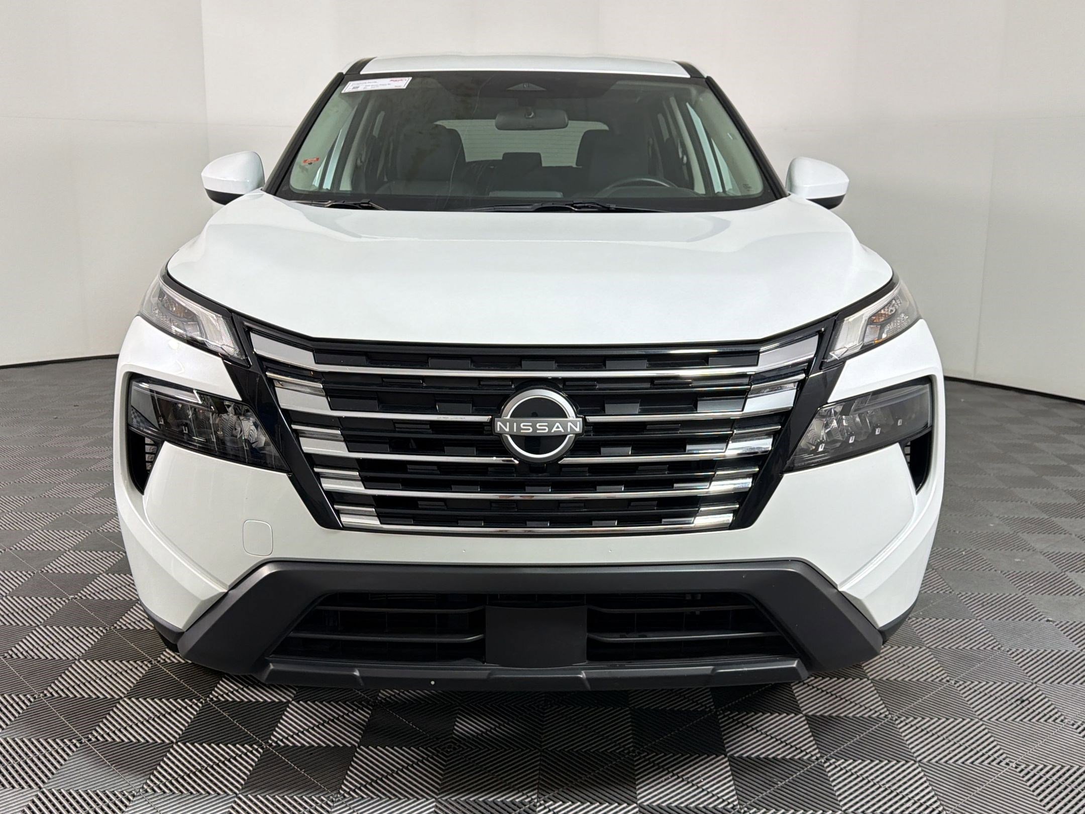 Used 2025 Nissan Rogue SV FWD image 5