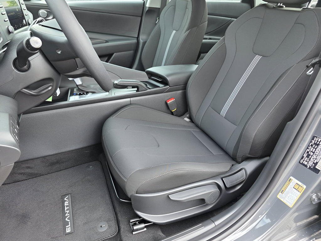New 2026 Hyundai Elantra SE w/ Cargo Package FWD image 13