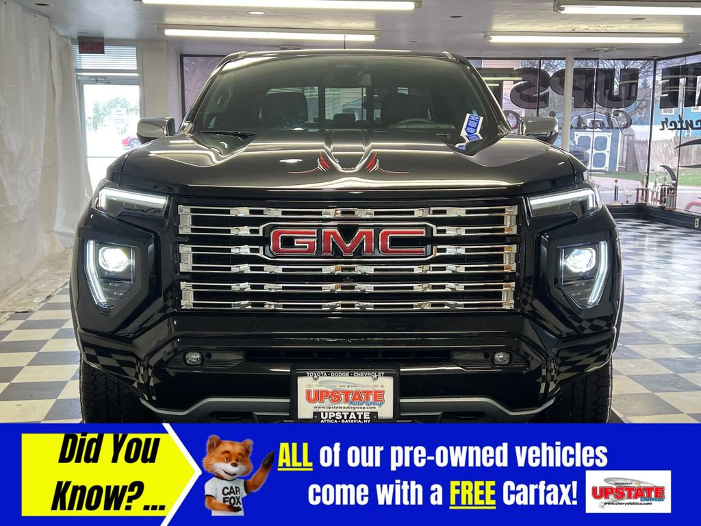Used 2025 GMC Canyon Denali AWD/4WD image 2