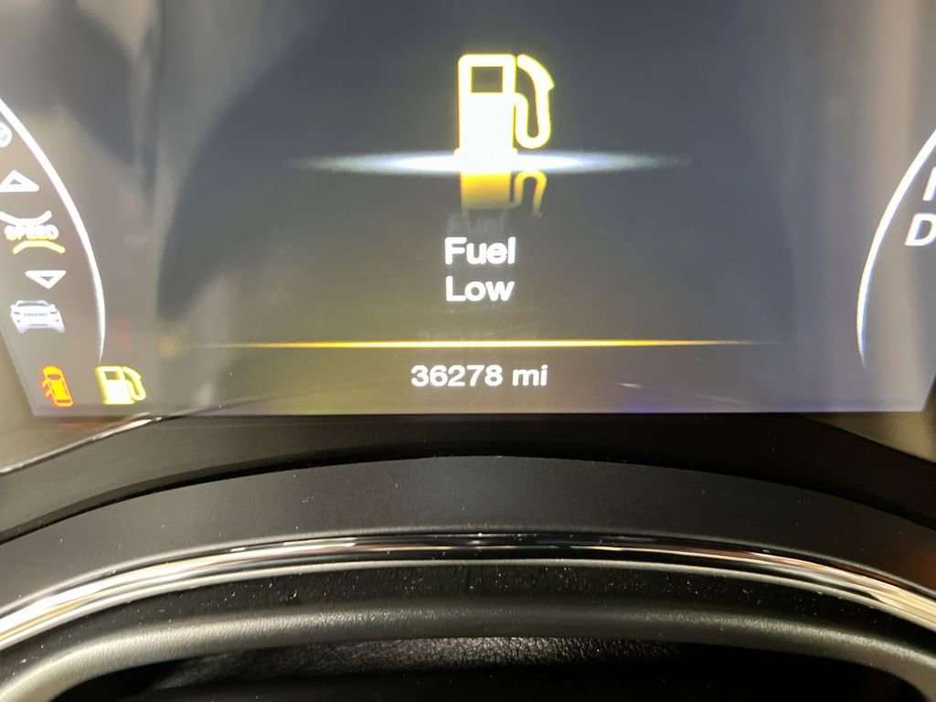 Used 2020 Jeep Grand Cherokee Limited w/ Luxury Group II image 12