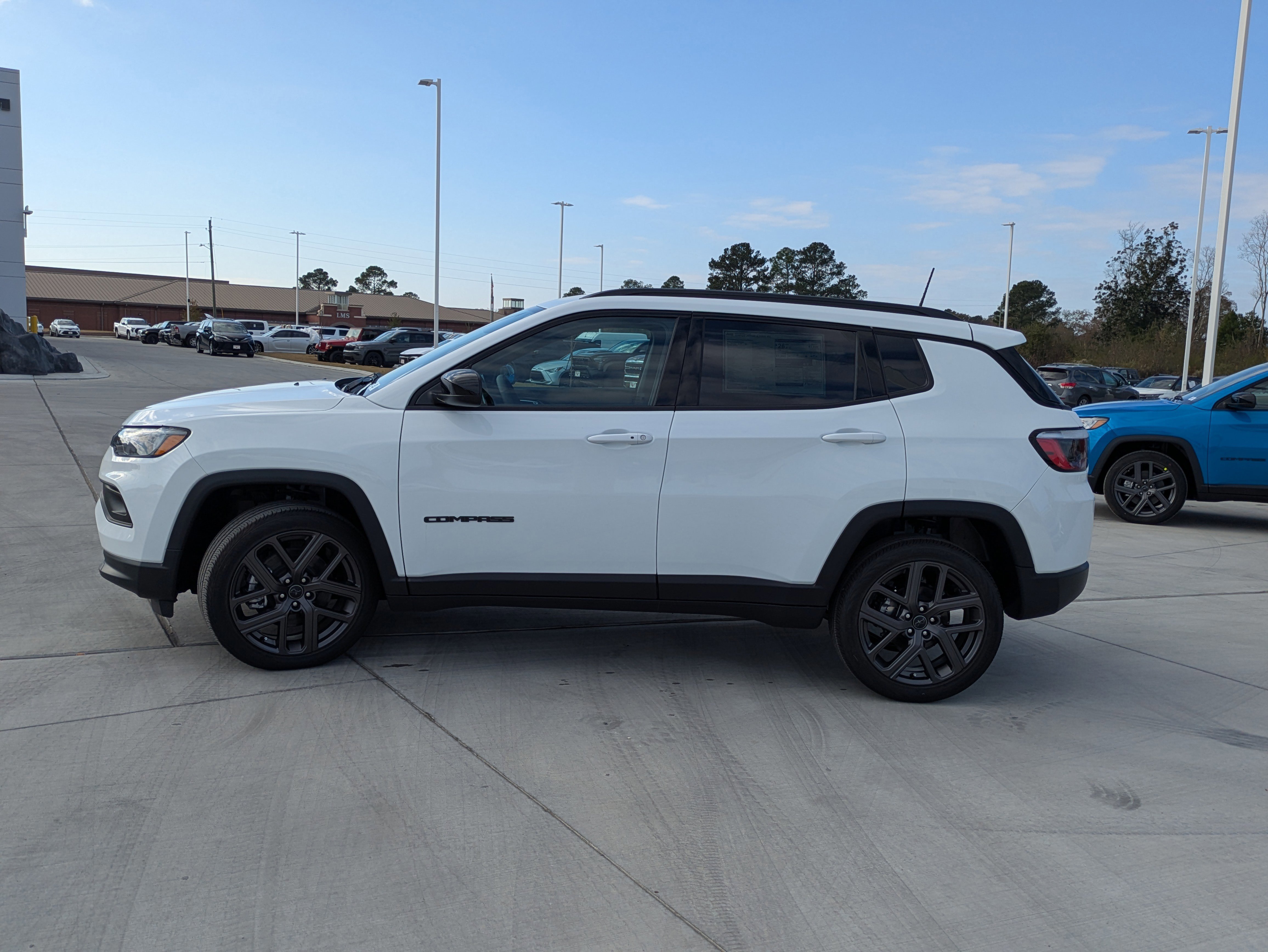 New 2026 Jeep Compass Latitude image 4