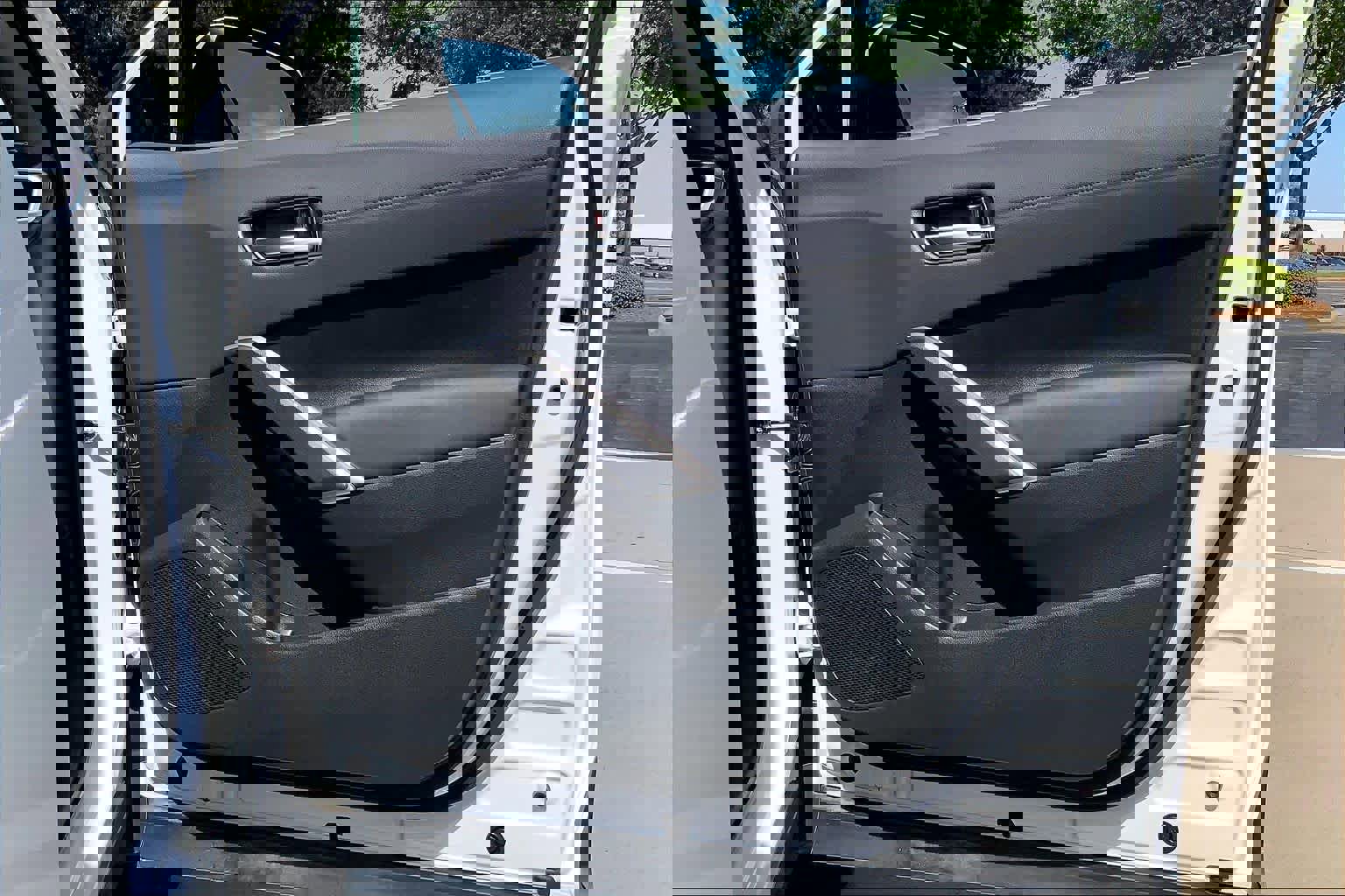 Used 2023 Toyota Corolla Cross XLE w/ Convenience Package image 23