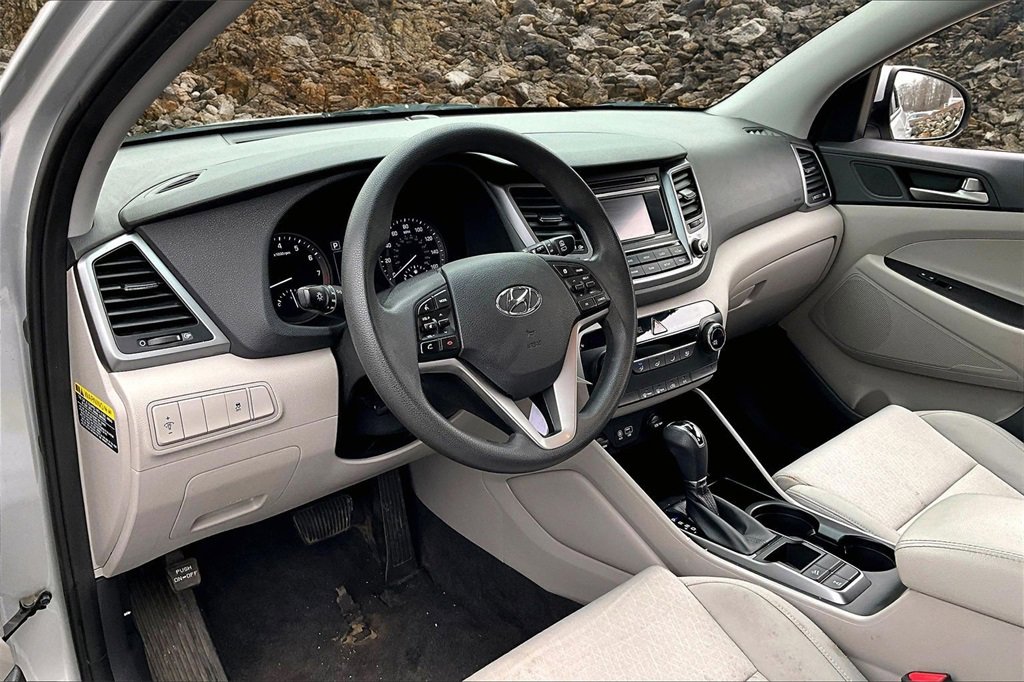 Used 2018 Hyundai Tucson SE image 11