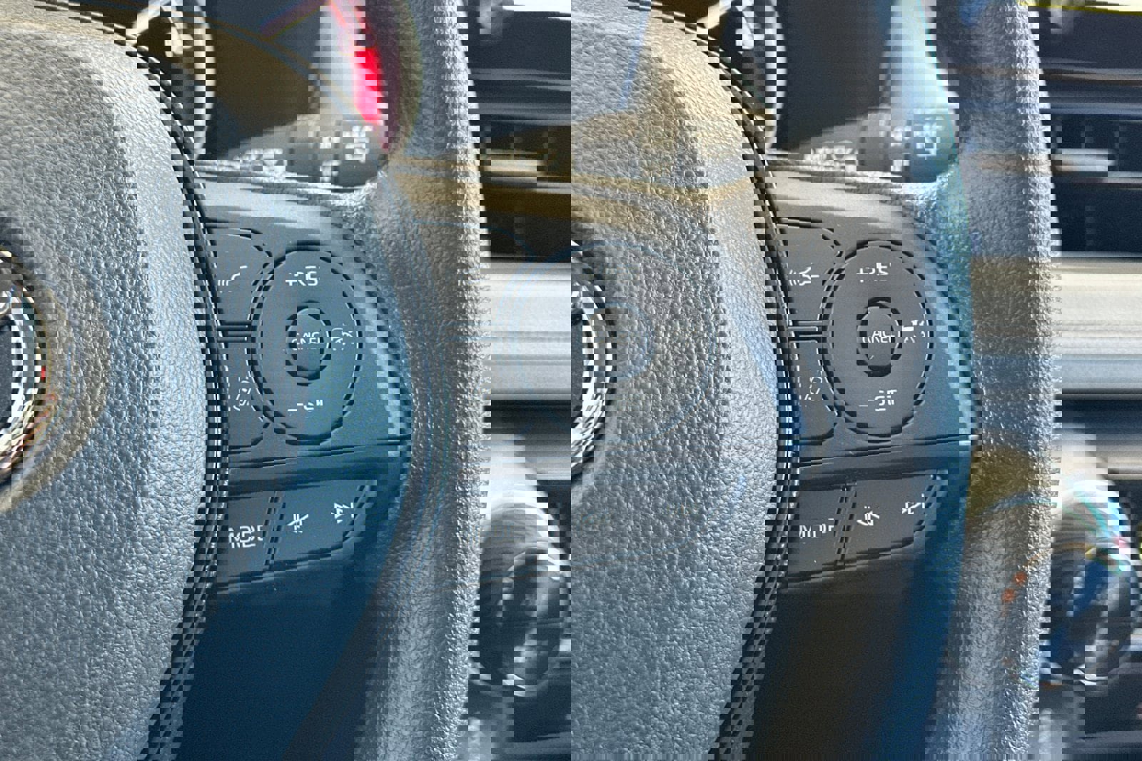 New 2025 Toyota RAV4 XLE image 28