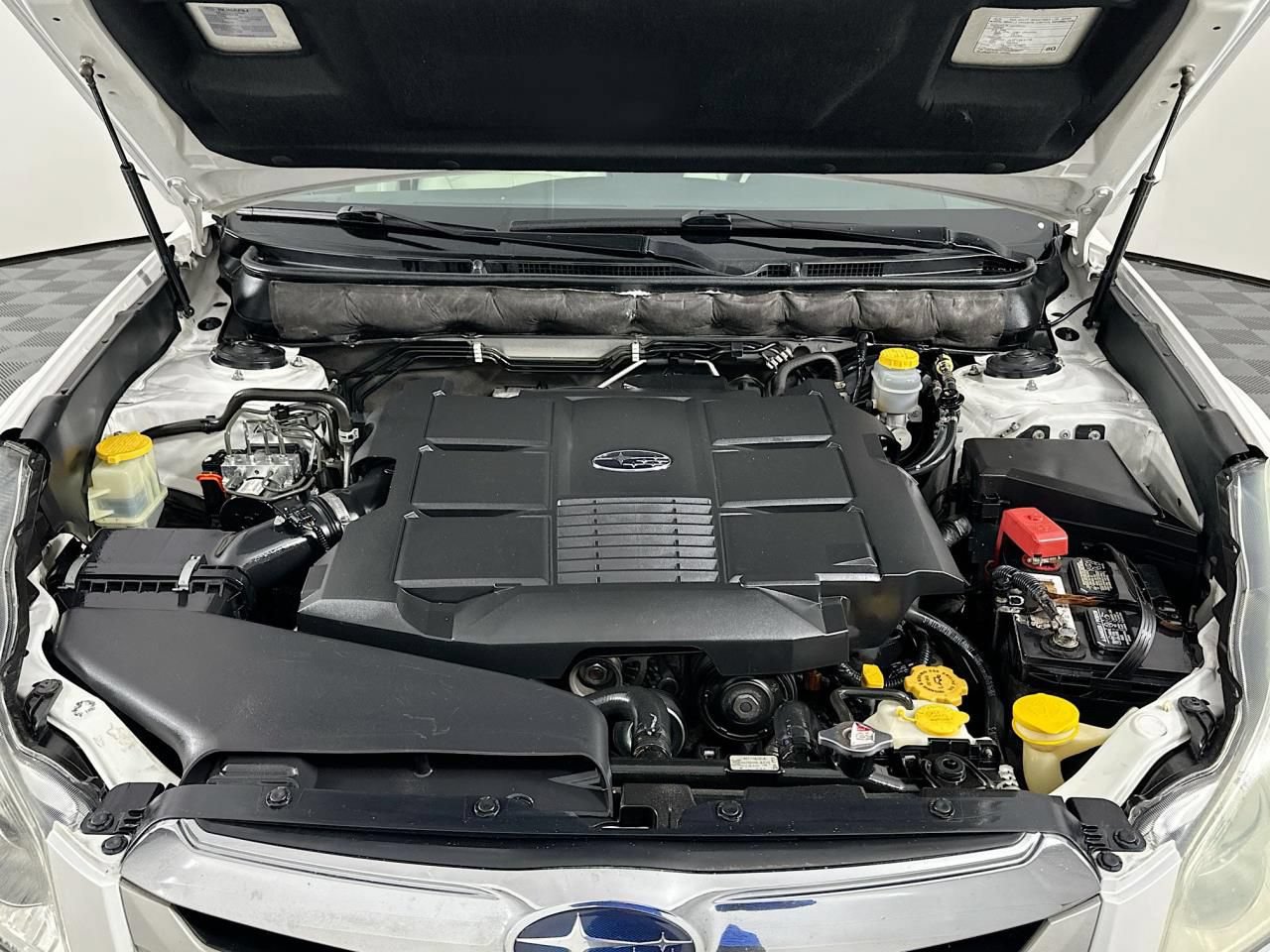 Used 2010 Subaru Outback 3.6R Limited AWD/4WD image 39