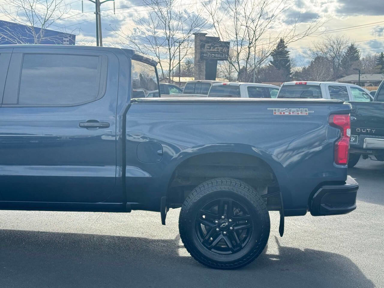 Used 2021 Chevrolet Silverado 1500 LT Trail Boss w/ LPO, Dark Essentials Package image 9