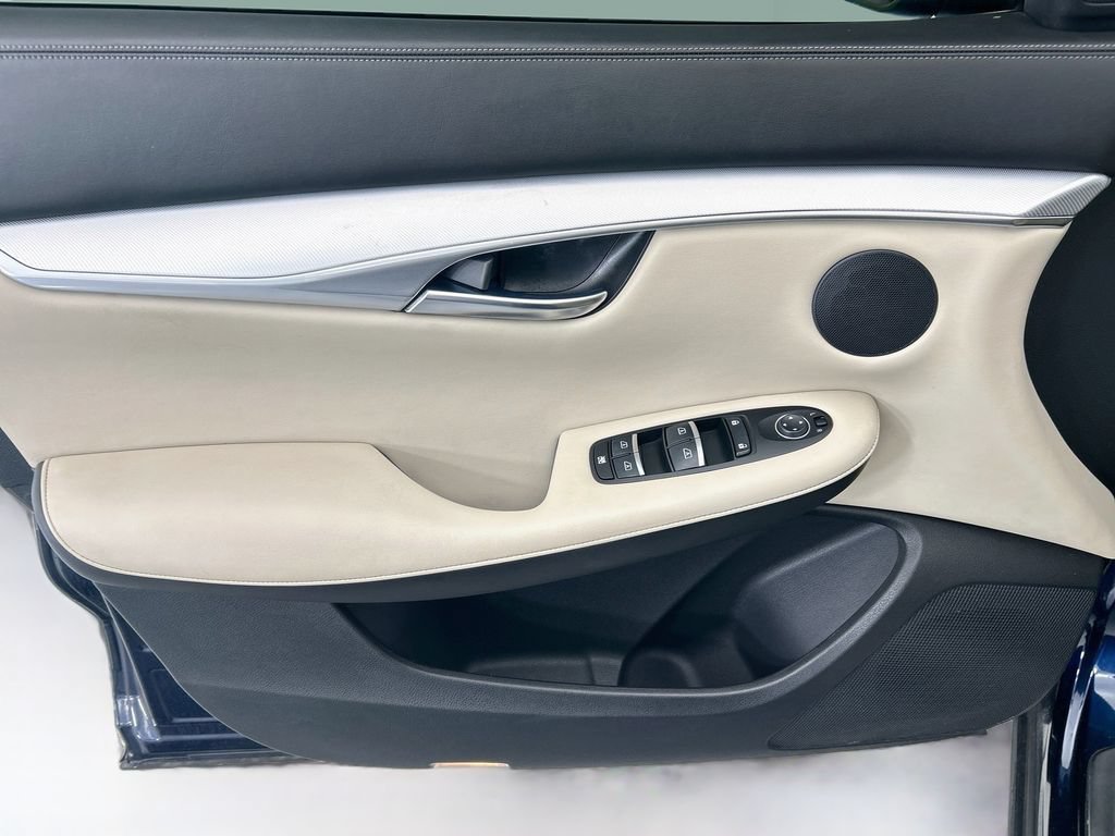 Used 2019 INFINITI QX50 Luxe w/ Navigation Package FWD image 23