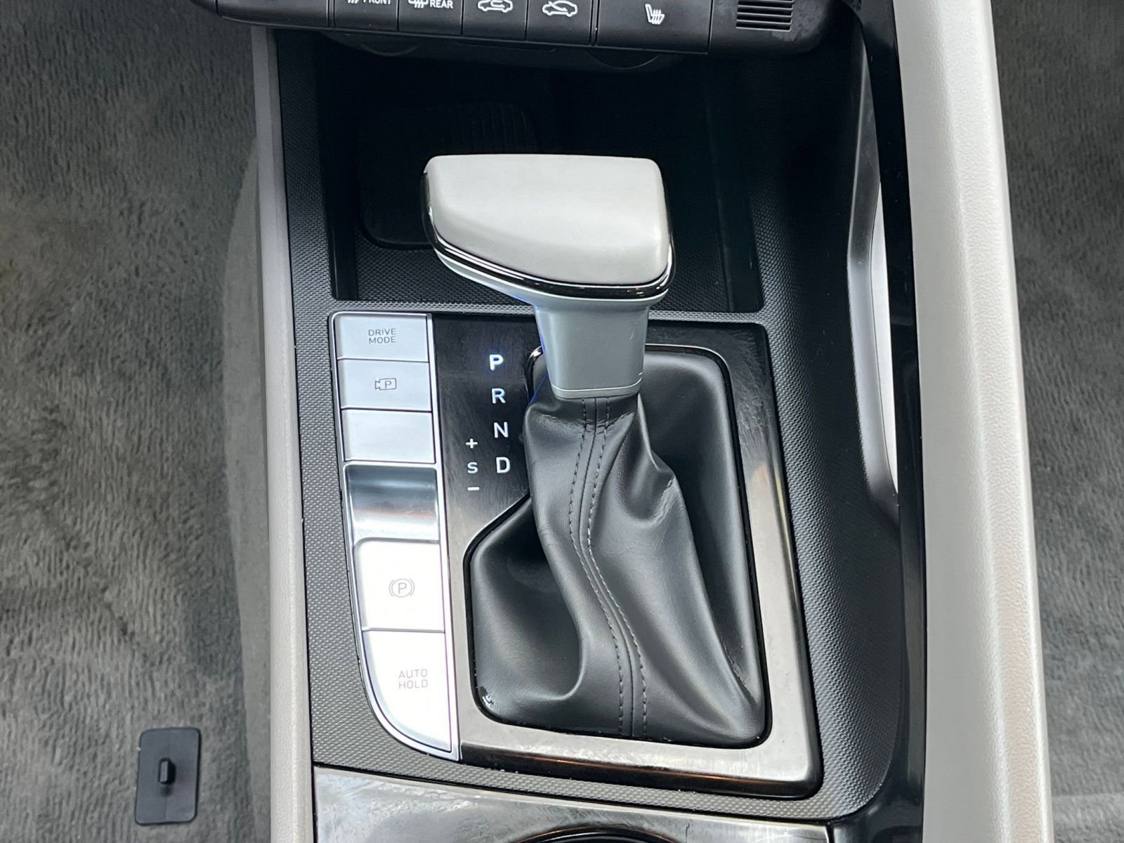 Used 2025 Hyundai Elantra SEL image 39