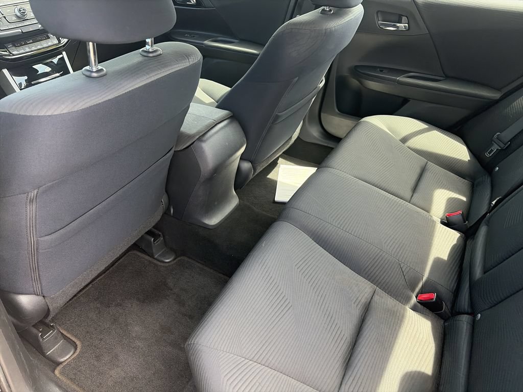 Used 2017 Honda Accord LX image 27
