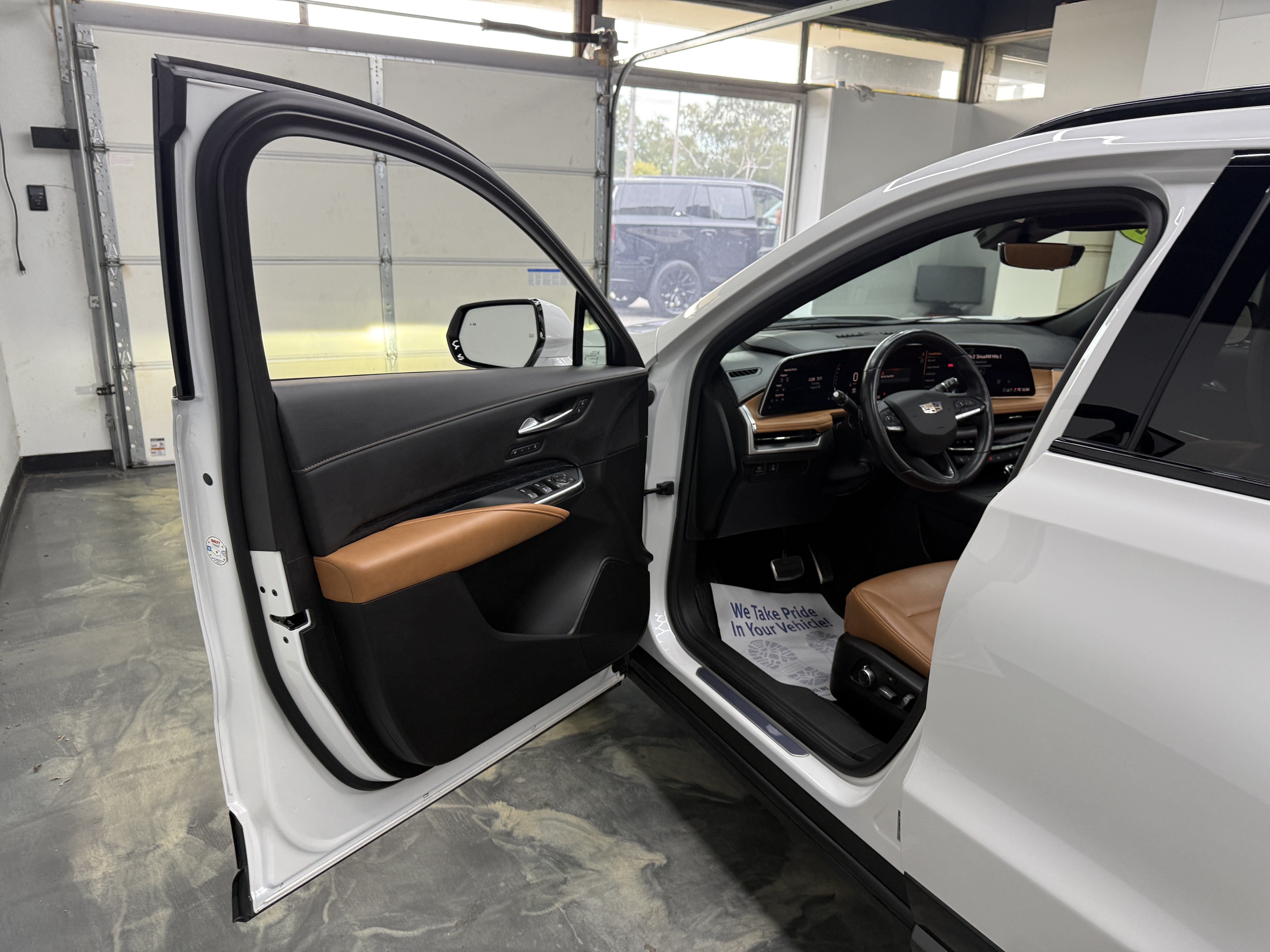 Used 2024 Cadillac XT4 Sport AWD/4WD image 8