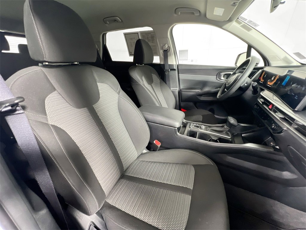 Certified 2024 Kia Sorento LX image 27