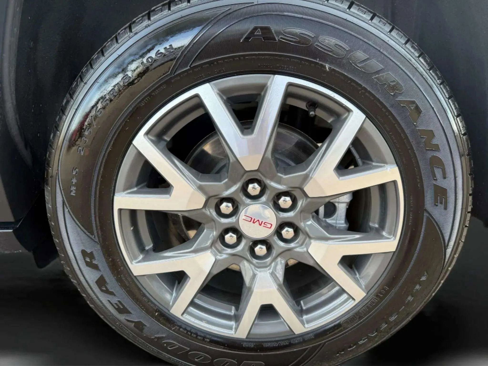 Used 2023 GMC Acadia SLE w/ Driver Convenience Package image 14