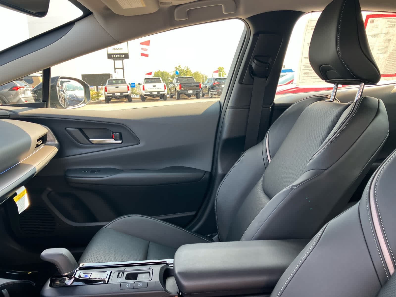 Certified 2026 Toyota Prius XLE FWD image 12