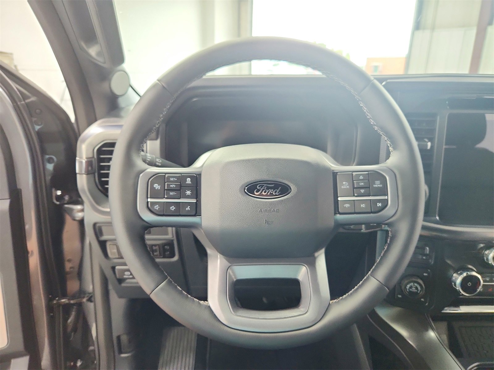 New 2025 Ford F150 Lariat w/ Equipment Group 502A High image 23