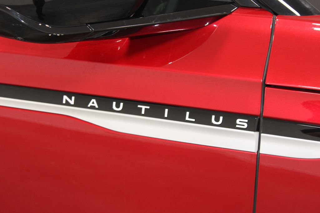 Used 2024 Lincoln Nautilus Reserve image 12