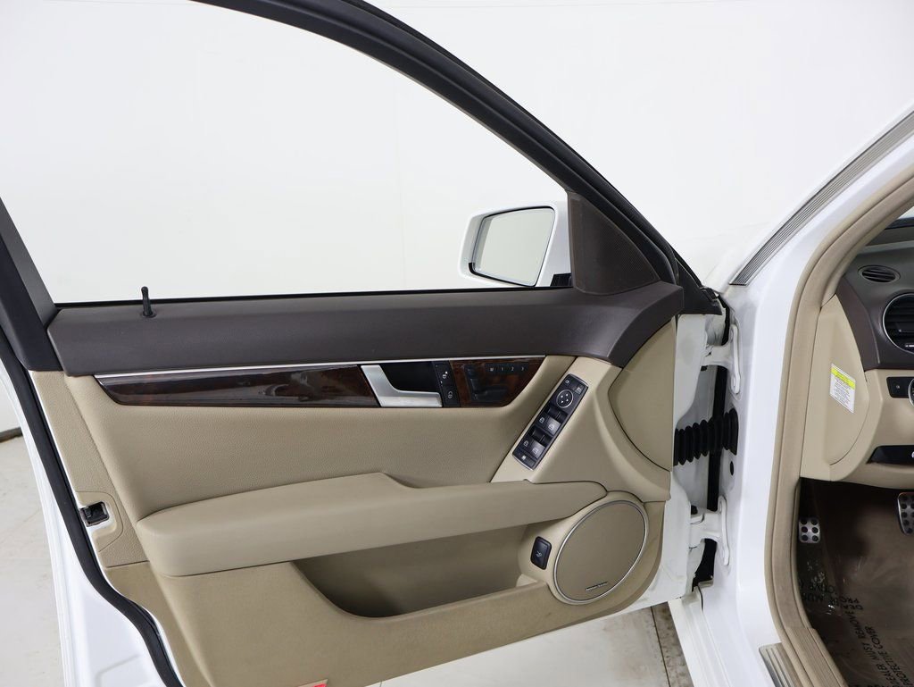 Used 2014 Mercedes-Benz C 300 4MATIC Sedan image 20