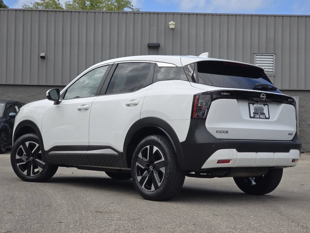 Used 2025 Nissan Kicks SV AWD/4WD image 13