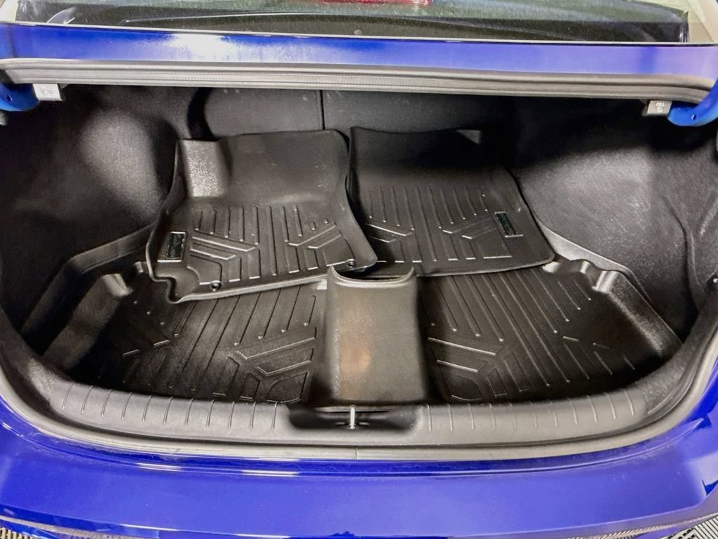 Used 2023 Hyundai Elantra Limited FWD image 31
