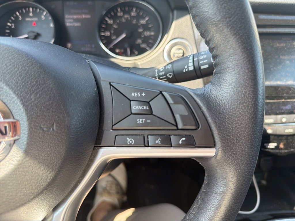 Used 2019 Nissan Rogue SV FWD image 16