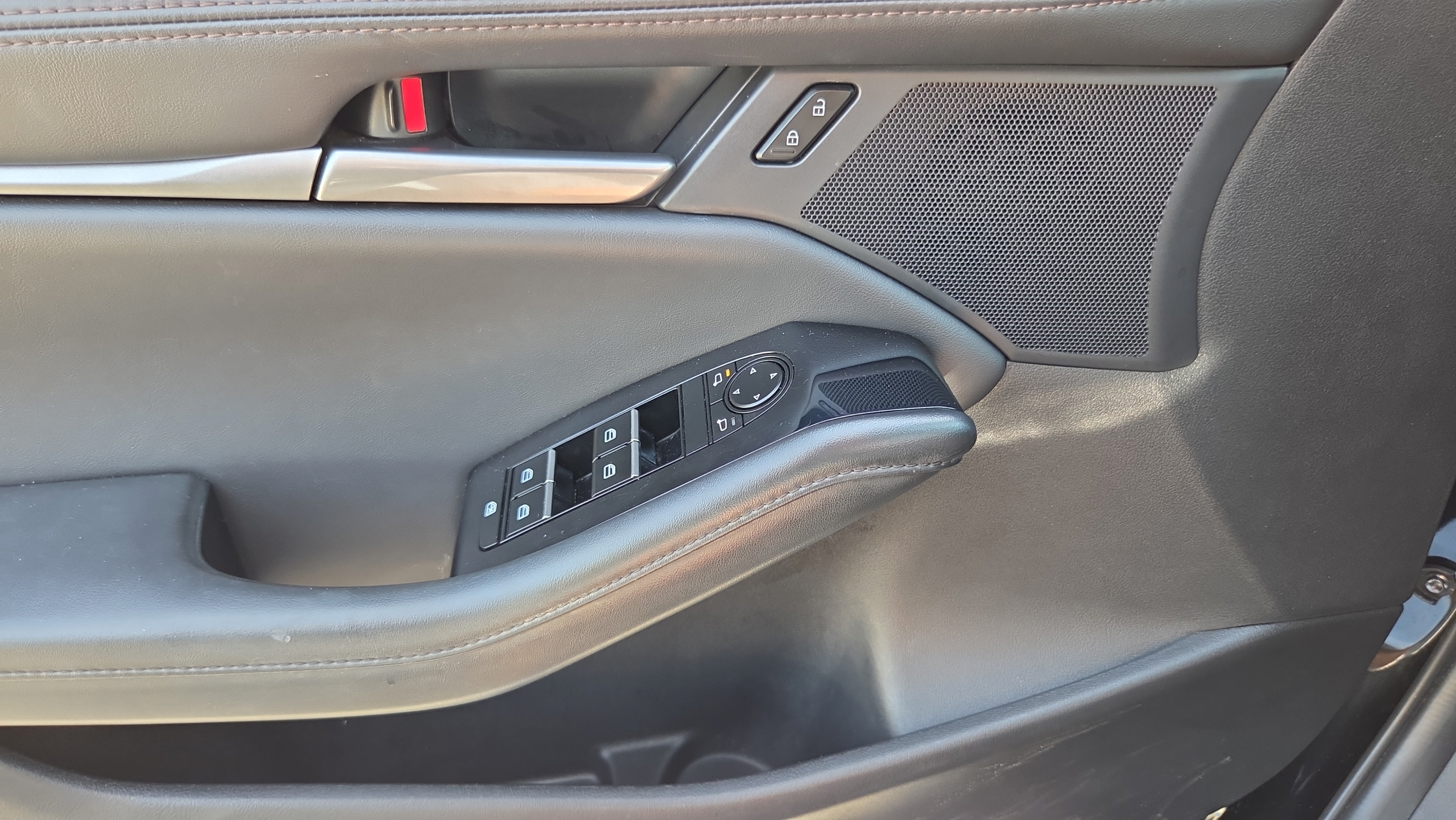 Used 2024 MAZDA MAZDA3 s FWD image 26