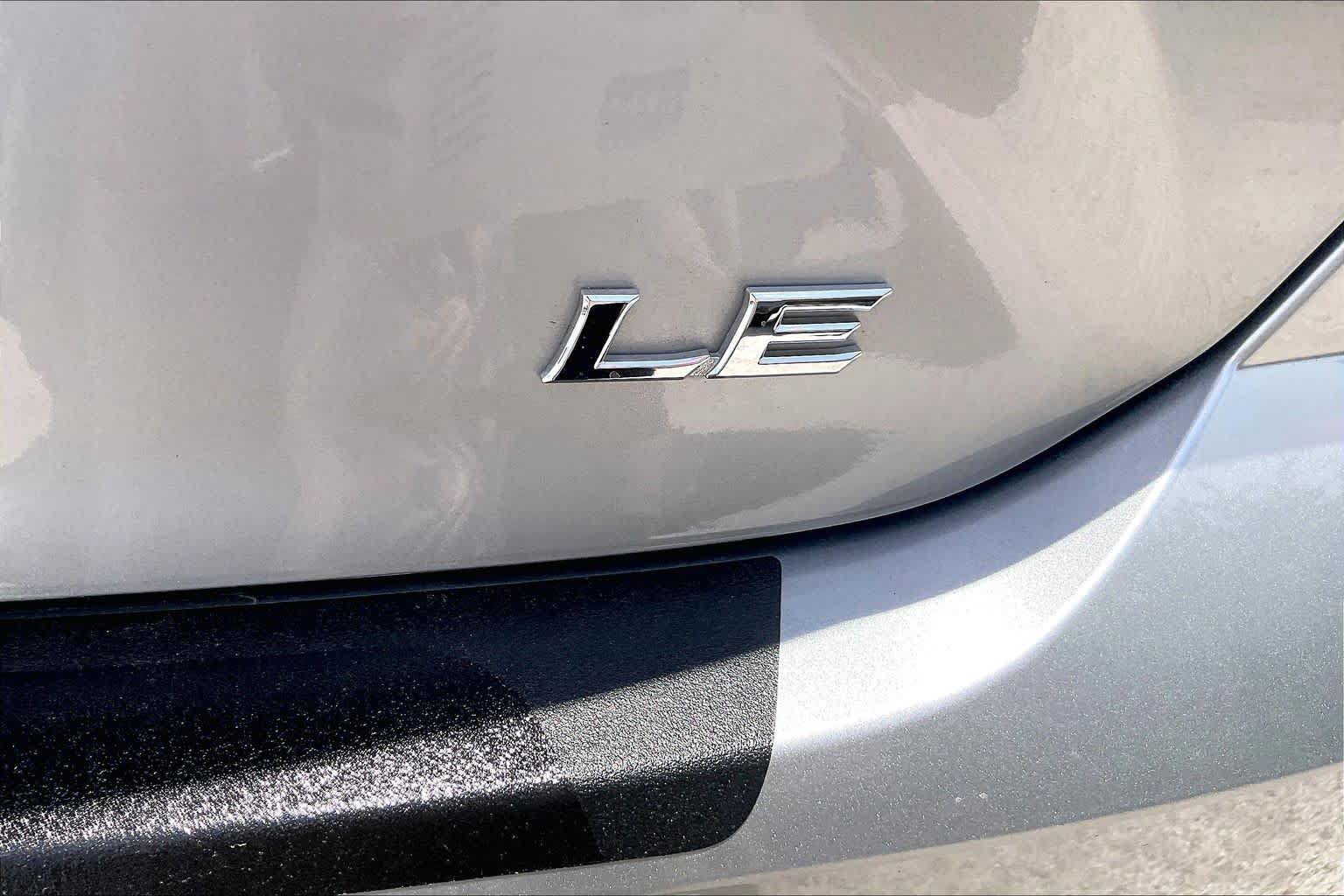 Used 2025 Toyota Camry LE w/ Convenience Package FWD image 10