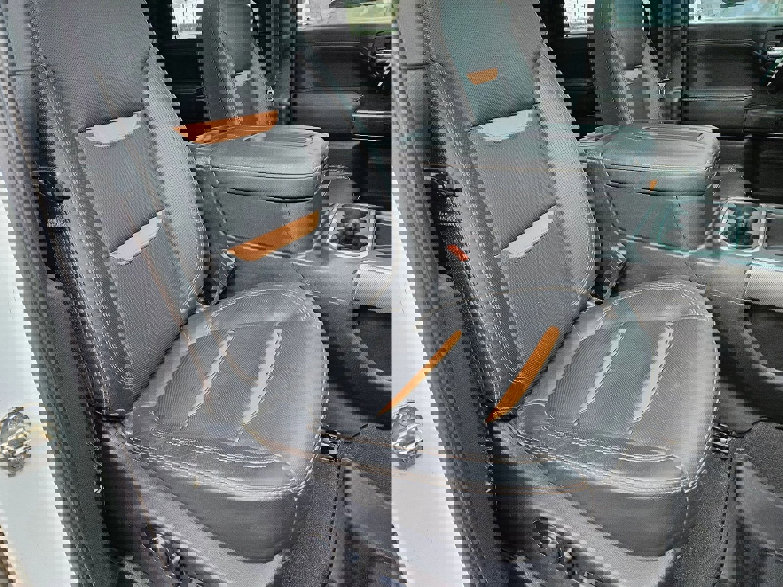 Used 2021 GMC Sierra 2500 AT4 w/ AT4 Premium Plus Package image 30