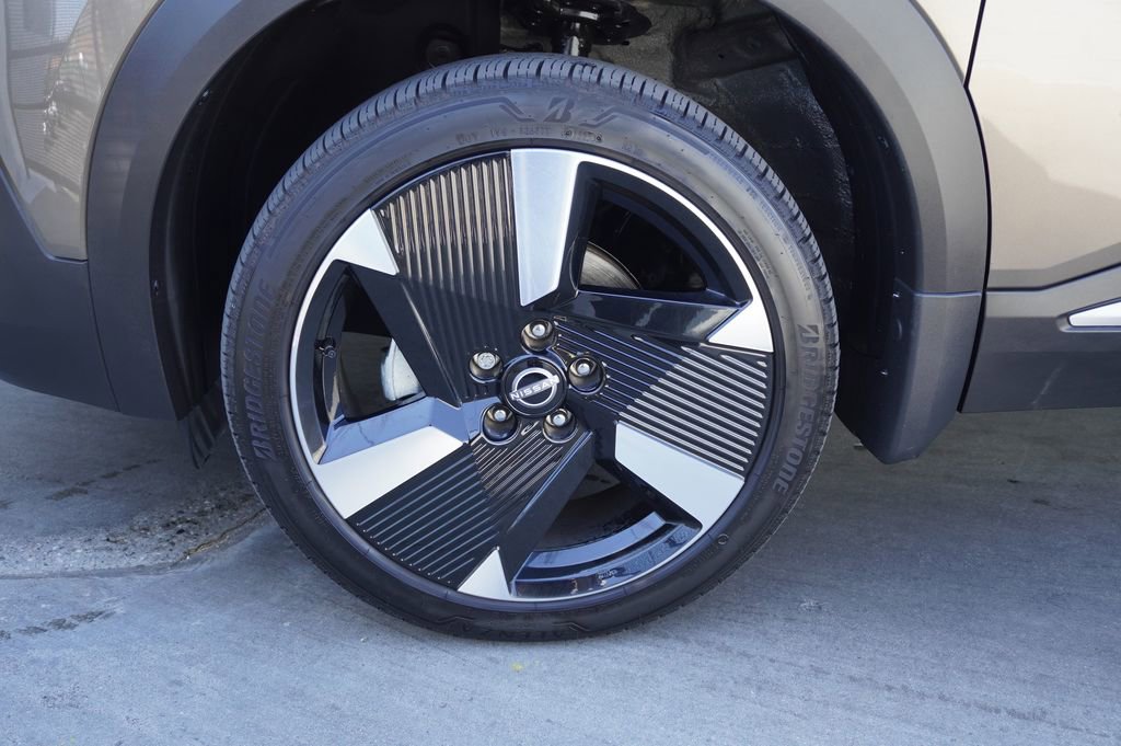 Used 2025 Nissan Kicks SR image 19