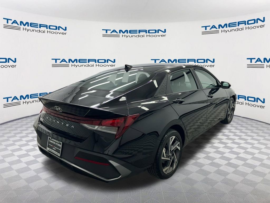 Used 2025 Hyundai Elantra Sport FWD image 5