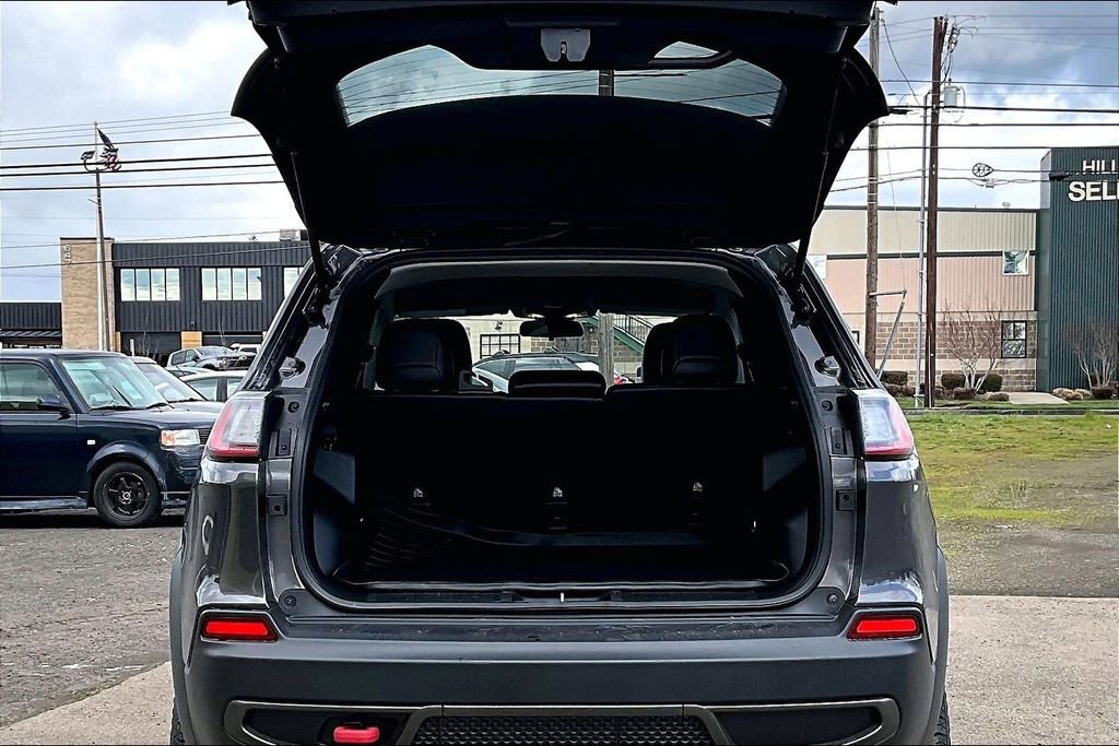 Used 2019 Jeep Cherokee Trailhawk w/ Cold Weather Group image 37