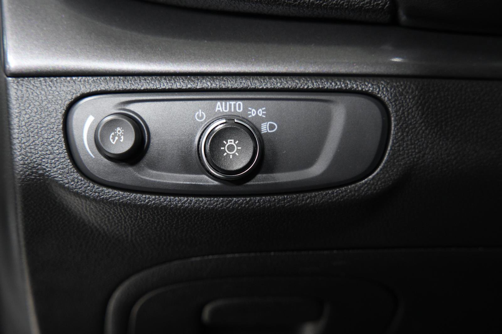 Used 2020 Buick Encore Preferred image 26