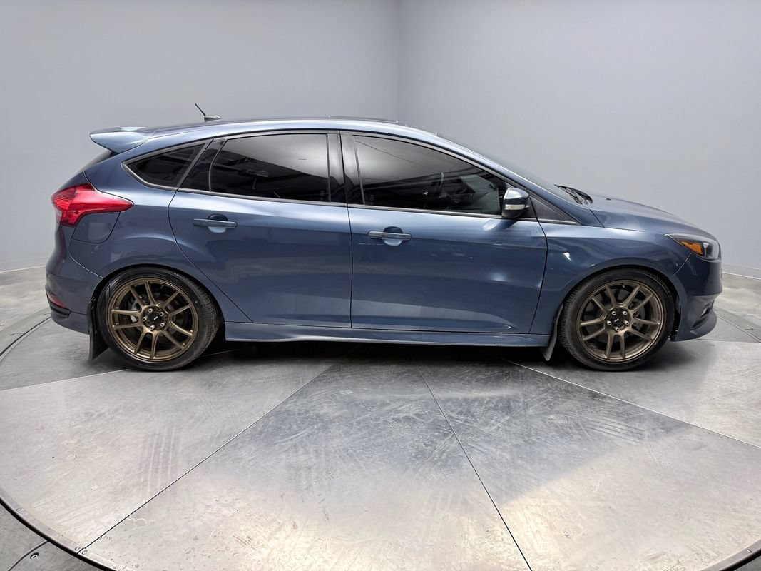 Used 2018 Ford Focus ST w/ Equipment Group 401A FWD image 4