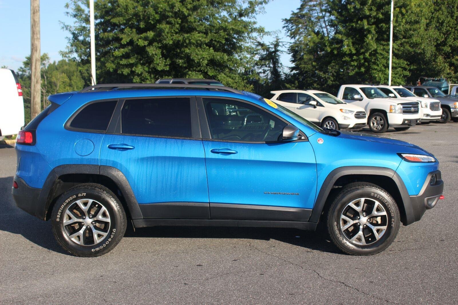 Used 2018 Jeep Cherokee Trailhawk w/ Quick Order Package 27L AWD/4WD image 8