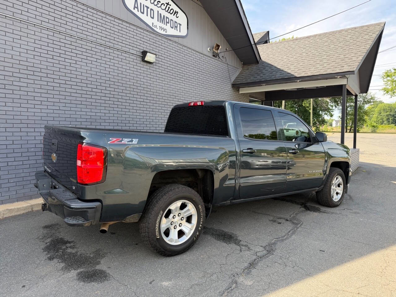 Used 2017 Chevrolet Silverado 1500 LT w/ All Star Edition AWD/4WD image 5