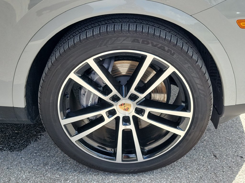Certified 2026 Porsche Cayenne Coupe AWD/4WD image 13