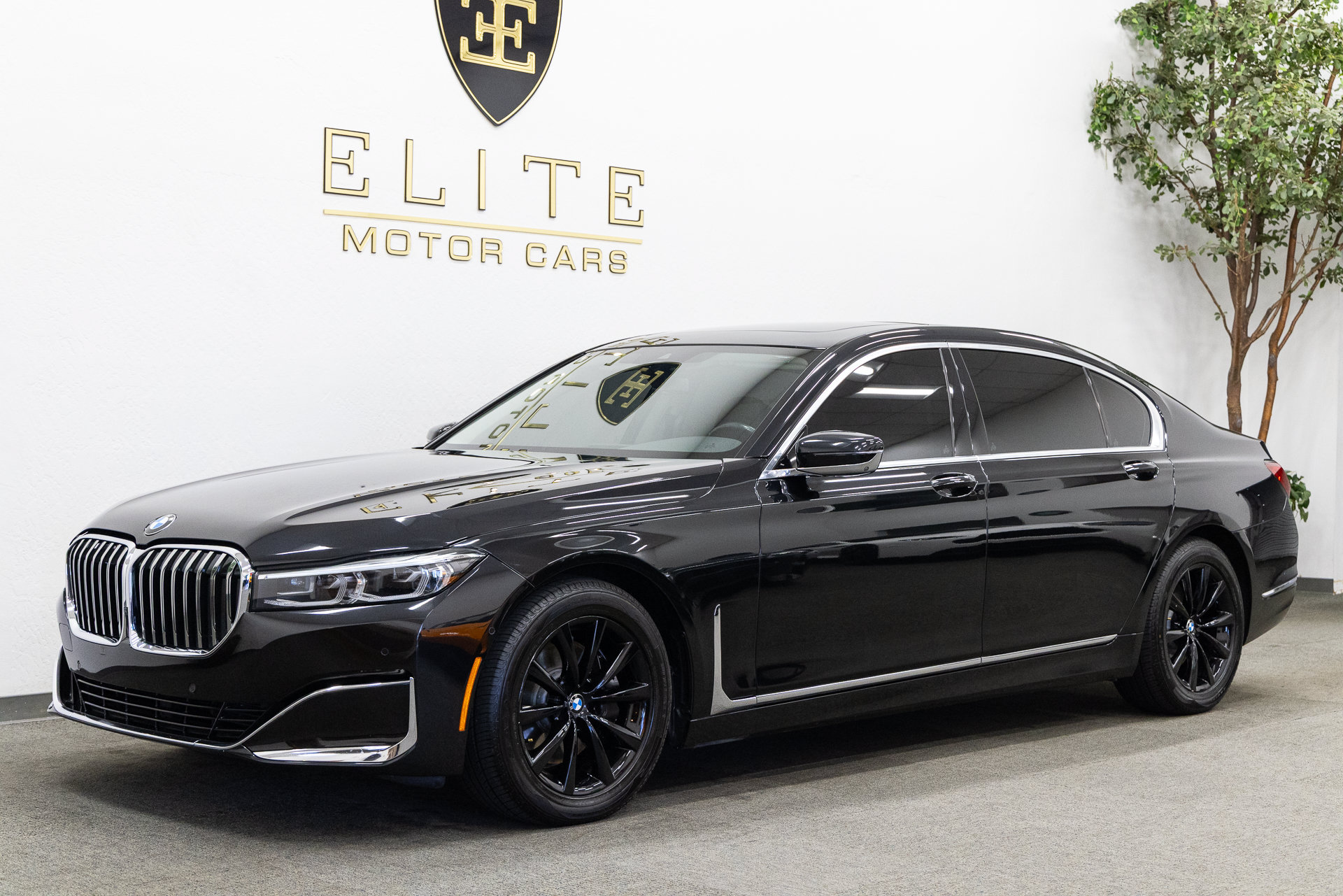 Used 2021 BMW 740i RWD image 1