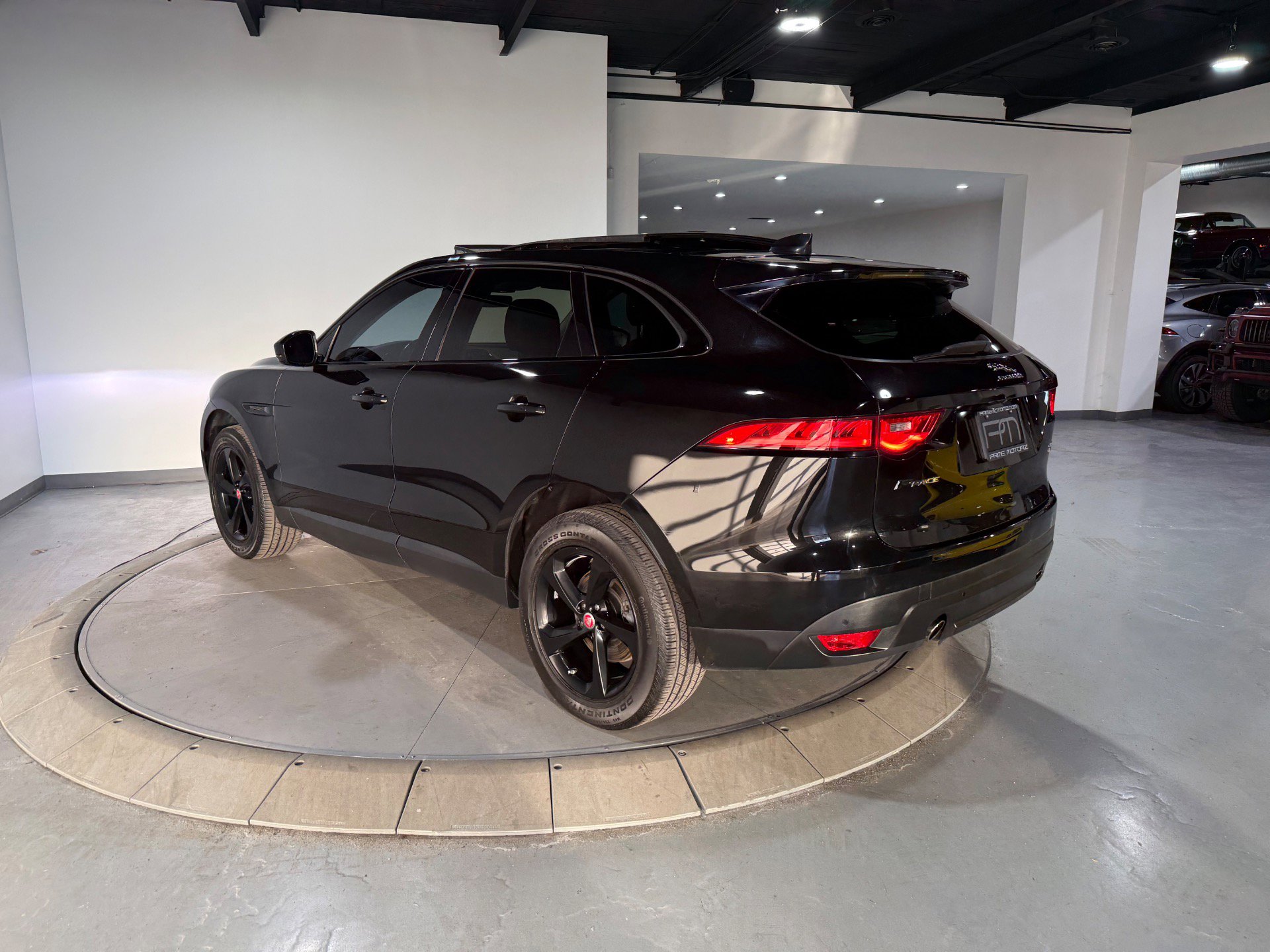 Used 2020 Jaguar F-PACE Prestige AWD/4WD image 11