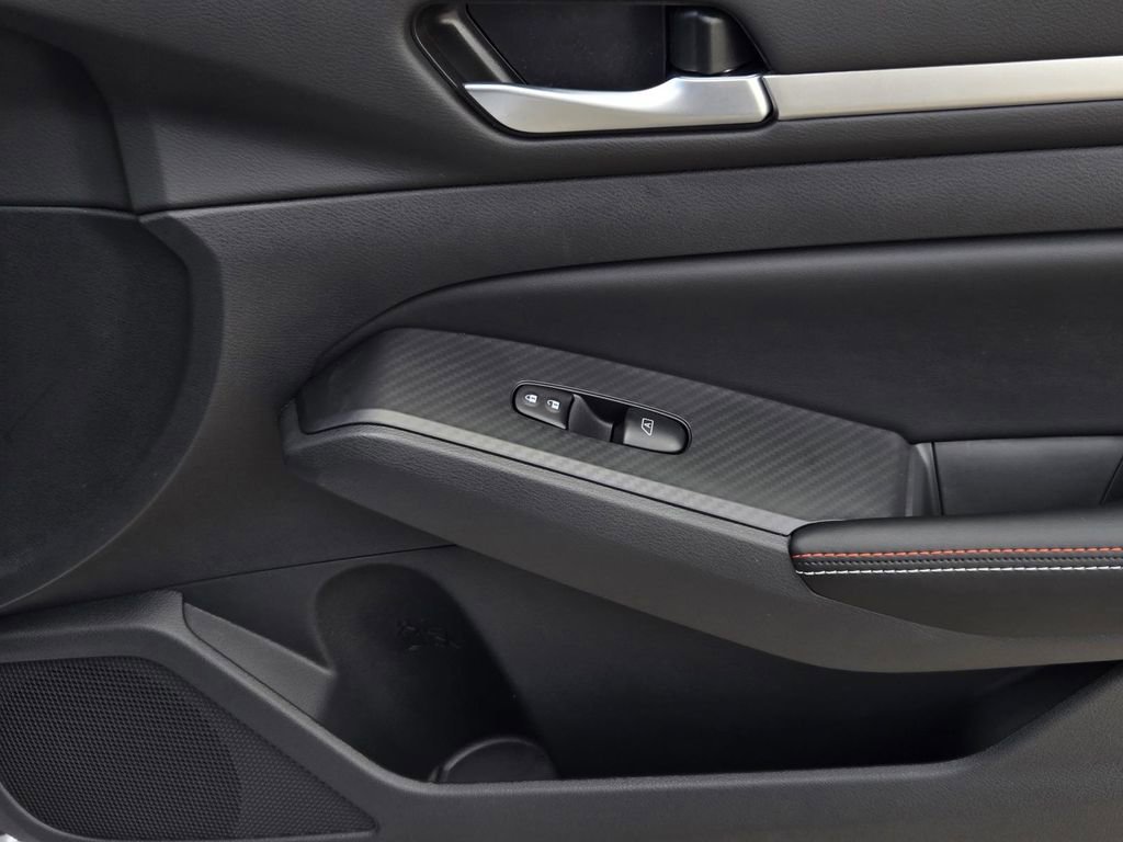 New 2026 Nissan Altima 2.5 SR FWD image 8