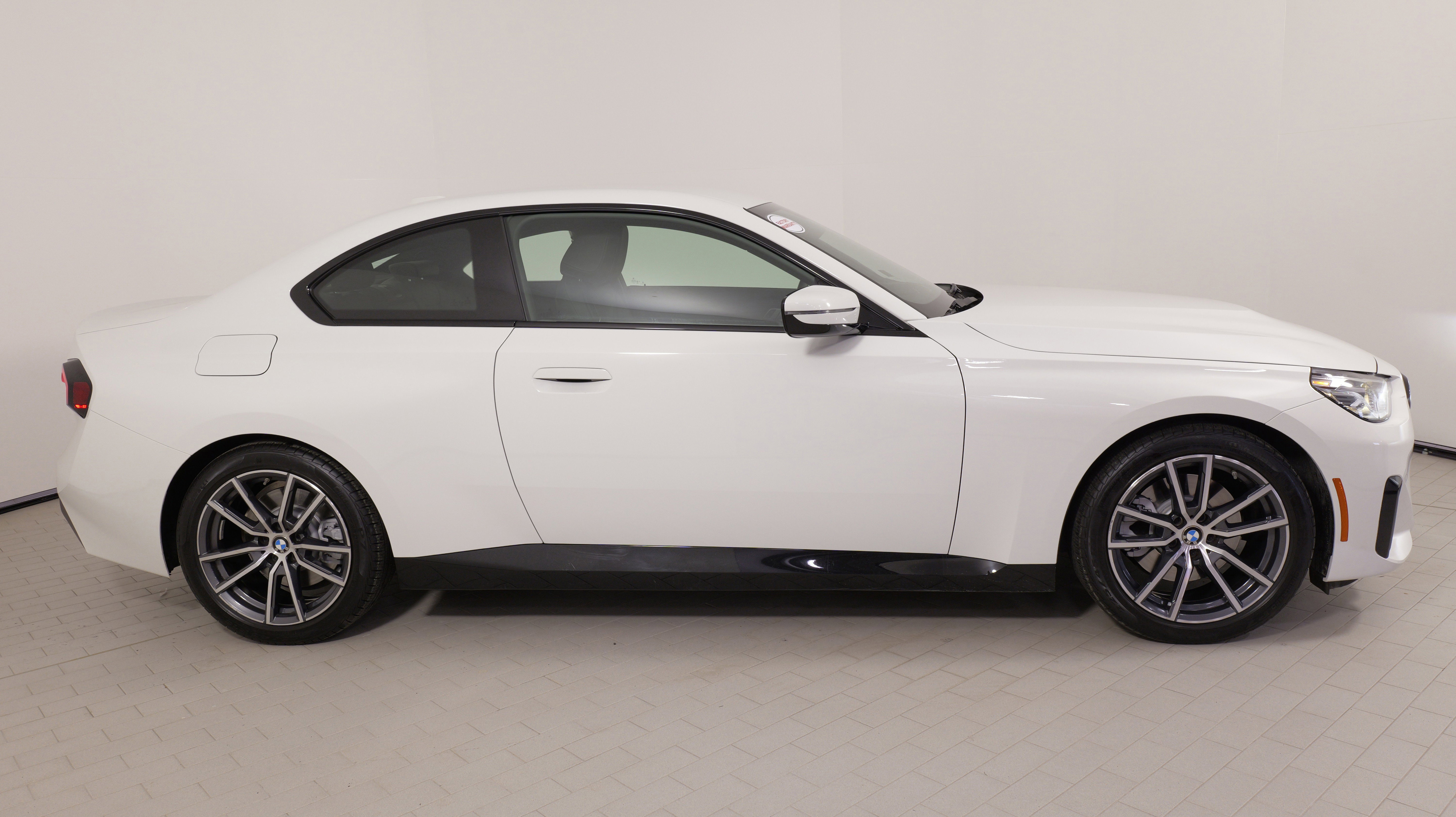 Used 2023 BMW 230i xDrive Coupe image 9