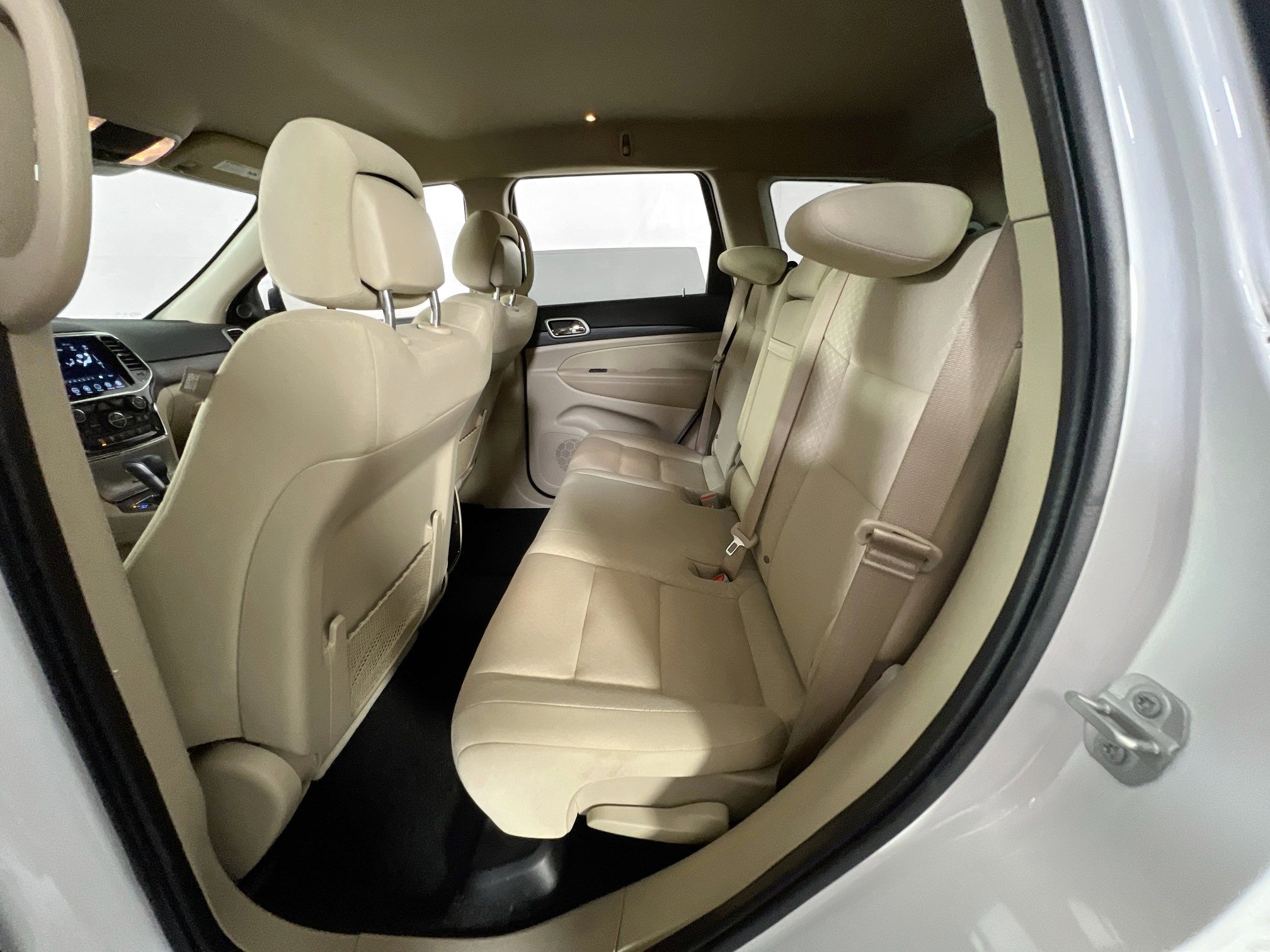 Used 2022 Jeep Grand Cherokee Laredo E image 23