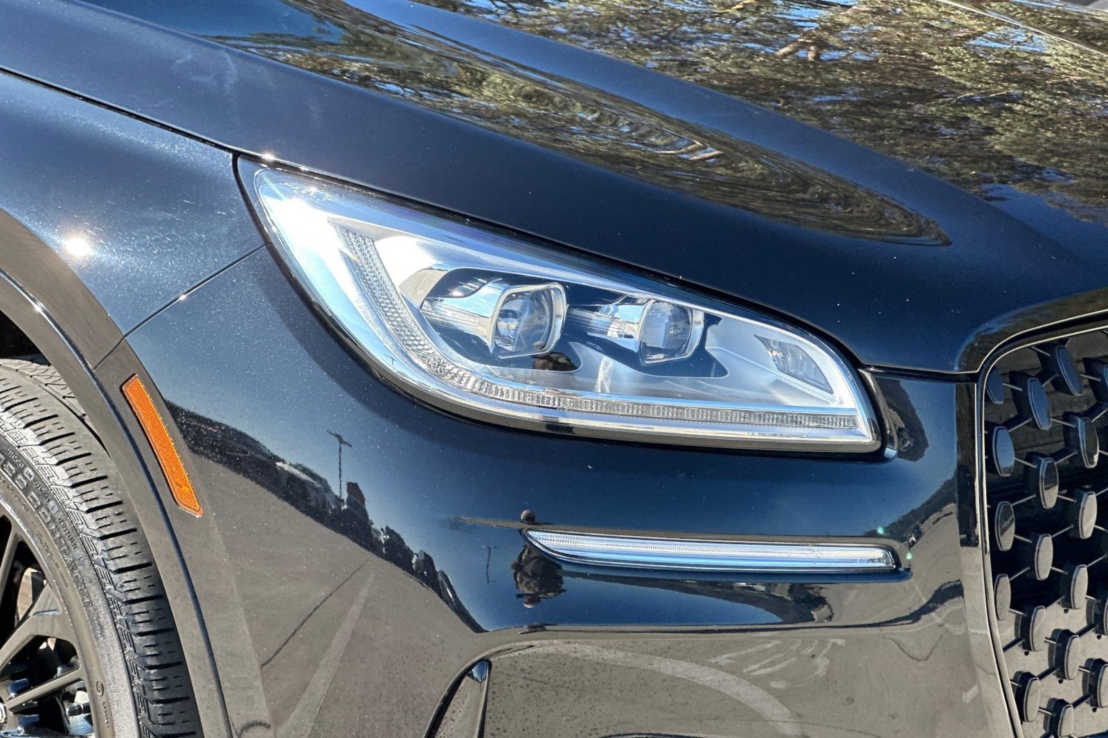 Used 2023 Lincoln Corsair Reserve w/ Jet Appearance Package image 10