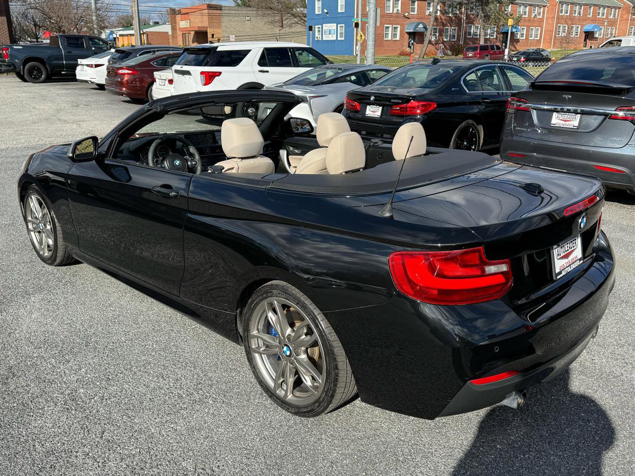 Used 2015 BMW M235i Convertible RWD image 31