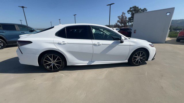 Used 2024 Toyota Camry SE FWD image 9